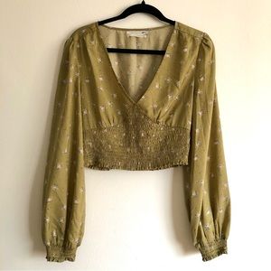 Urban Outfitters Spring Floral Top| Smocked Long sleeve| Medium
